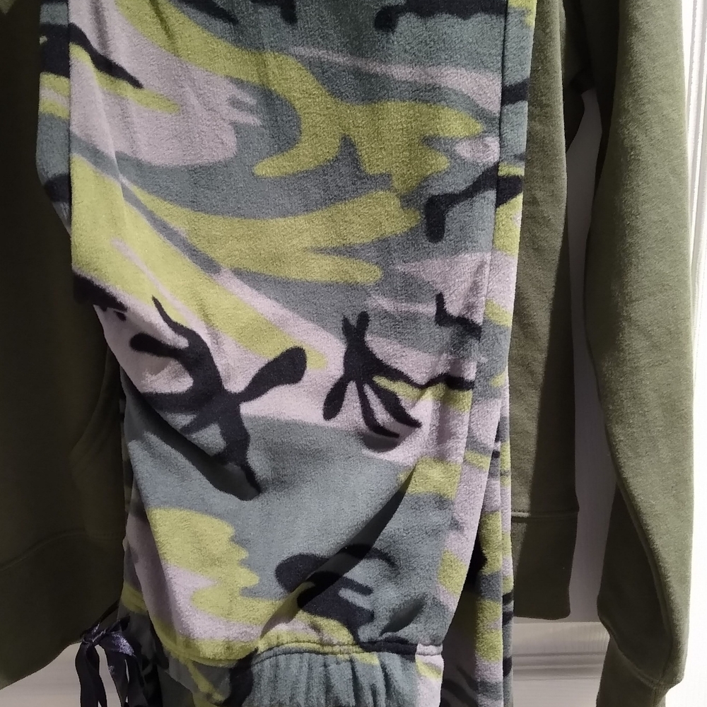 Army PJs - Picture 3 of 3